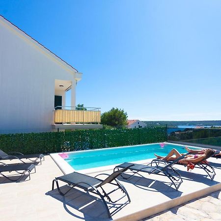 Apartment Jerry With Private Pool ميلنا المظهر الخارجي الصورة