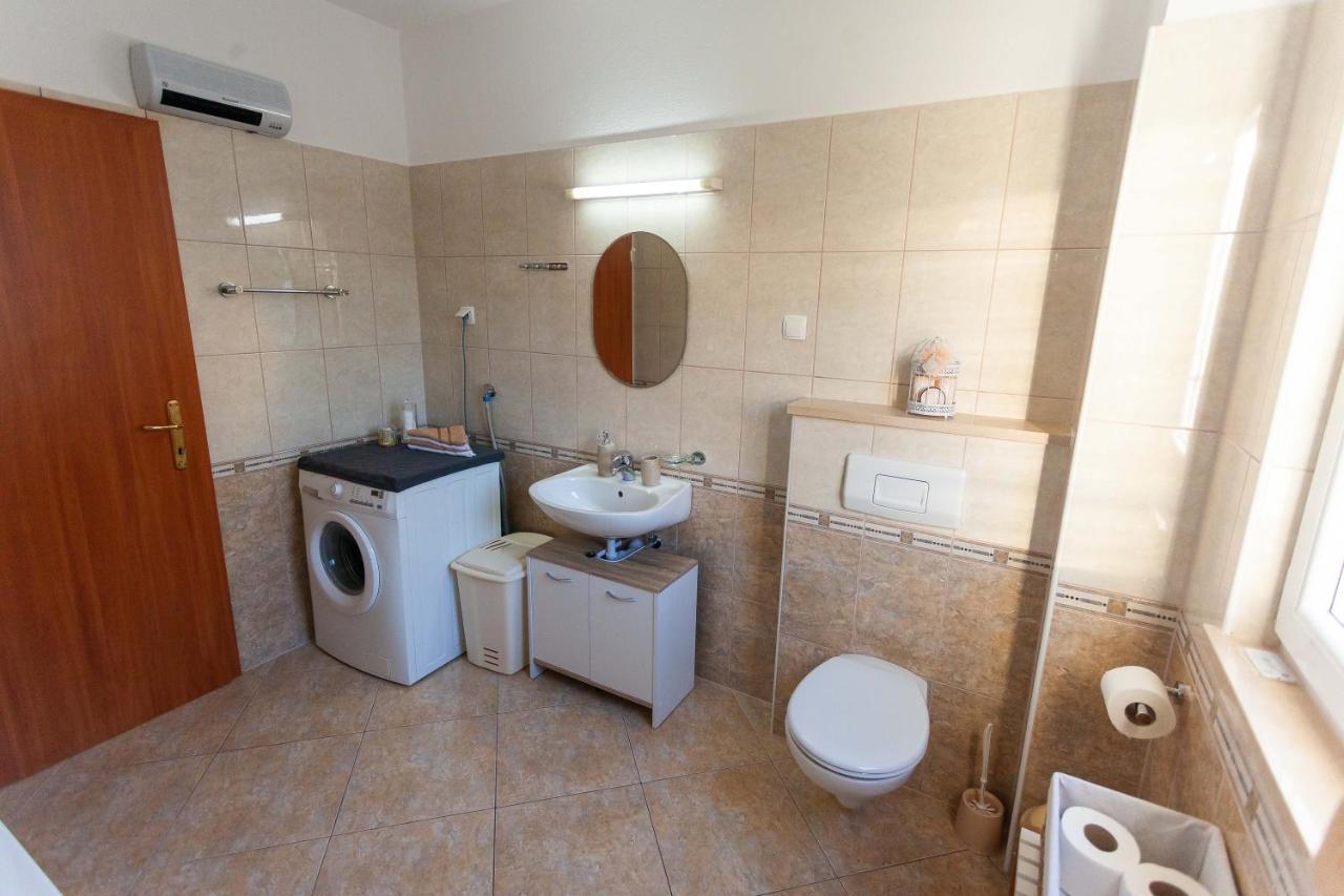 Apartment Jerry With Private Pool ميلنا المظهر الخارجي الصورة