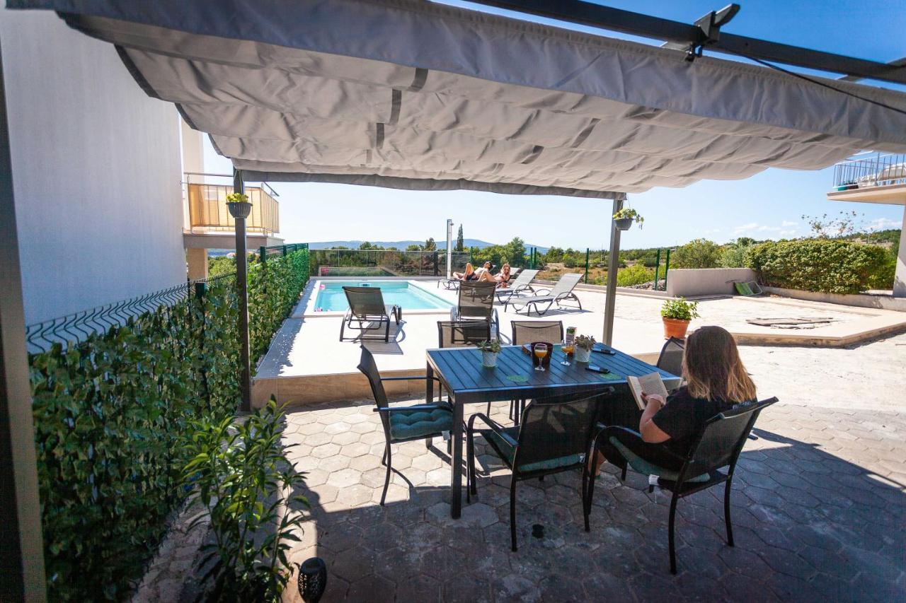 Apartment Jerry With Private Pool ميلنا المظهر الخارجي الصورة