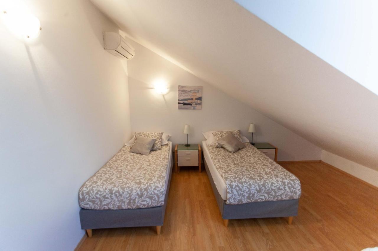 Apartment Jerry With Private Pool ميلنا المظهر الخارجي الصورة